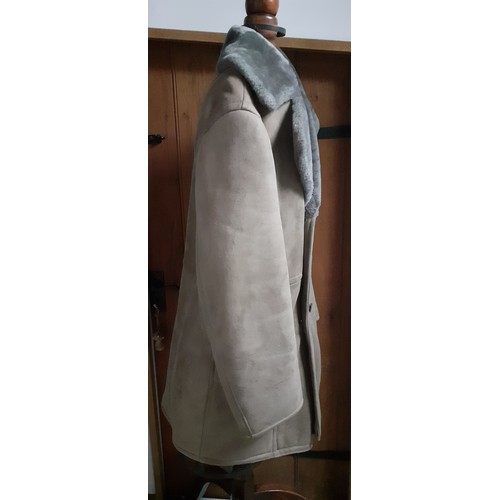 155 - A vintage Morlands (by repute, no label) gents light brown lambskin double-breasted coat with grey c... 