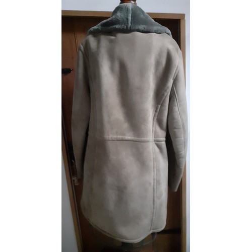 155 - A vintage Morlands (by repute, no label) gents light brown lambskin double-breasted coat with grey c... 