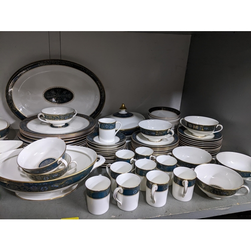 470 - A Royal Doulton Carlyle pattern part dinner and coffee service comprising approx. 107 pieces Locatio... 