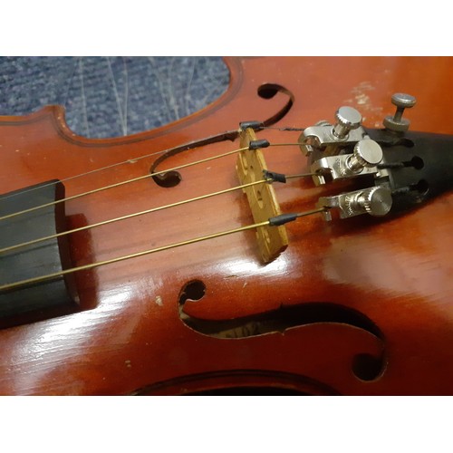 A Suzuki Stradivarius copy size violin No:102, made in Japan with