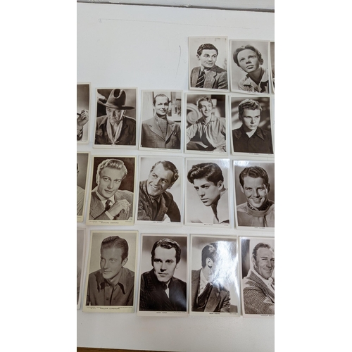 356 - Postcards - all related to film actors from the Picturegoer magazine, circa 1940's - 1960's (36)
Loc... 