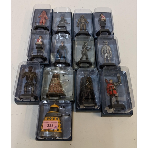 196 - Thirteen Dr Who figures to include The Pirate Captain, Schientist Dalek, Tzim-Sha and others
Locatio... 