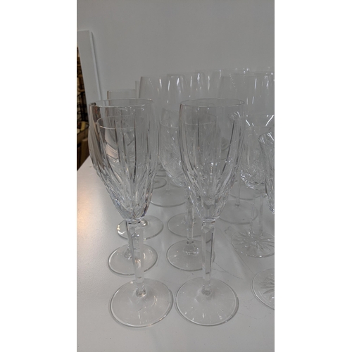 117 - A large lot of mixed glassware to include six Villeroy and Boch champaign glasses, together with two... 