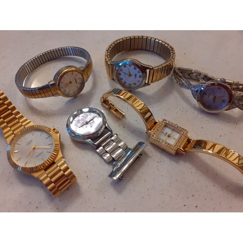 85 - A quantity of modern watches to include a Japanese Aston gents gold tone wristwatch, a ladies Montin... 