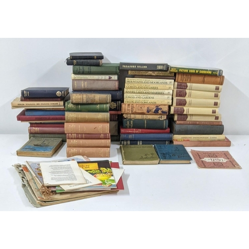 390 - Mixed hardback books to include a series of The British Isles books to include The Fishes of the Bri... 