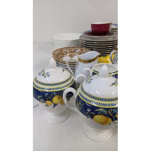 119 - Mixed ceramics to include Villeroy & Boch, Wedgwood Citrons lidded sugar bowls and cream jug and oth... 