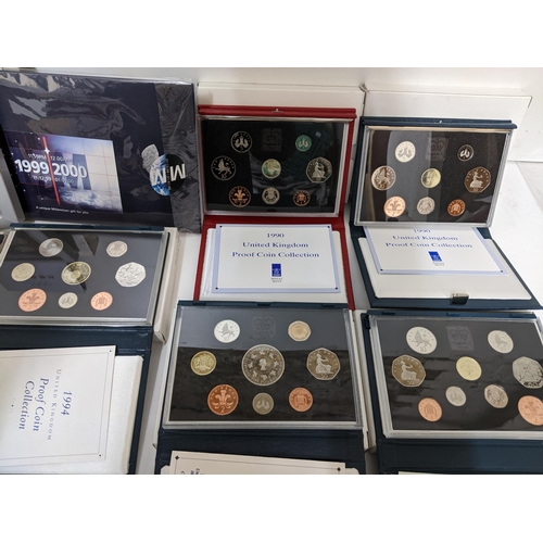 176 - Collection of UK proof and brilliant uncirculated coins set to include 1992 duel date EEC 50p commem... 