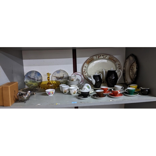 180 - A mixed lot of ceramics, glass and silver plate to include an early 19th century Newhall tea bowl, A... 