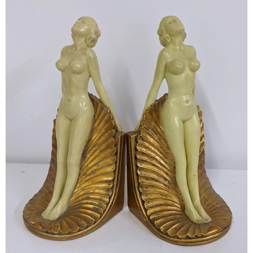 84 - A pair of Art Deco style bookends in the form of nude females 23h
Location :R1.1