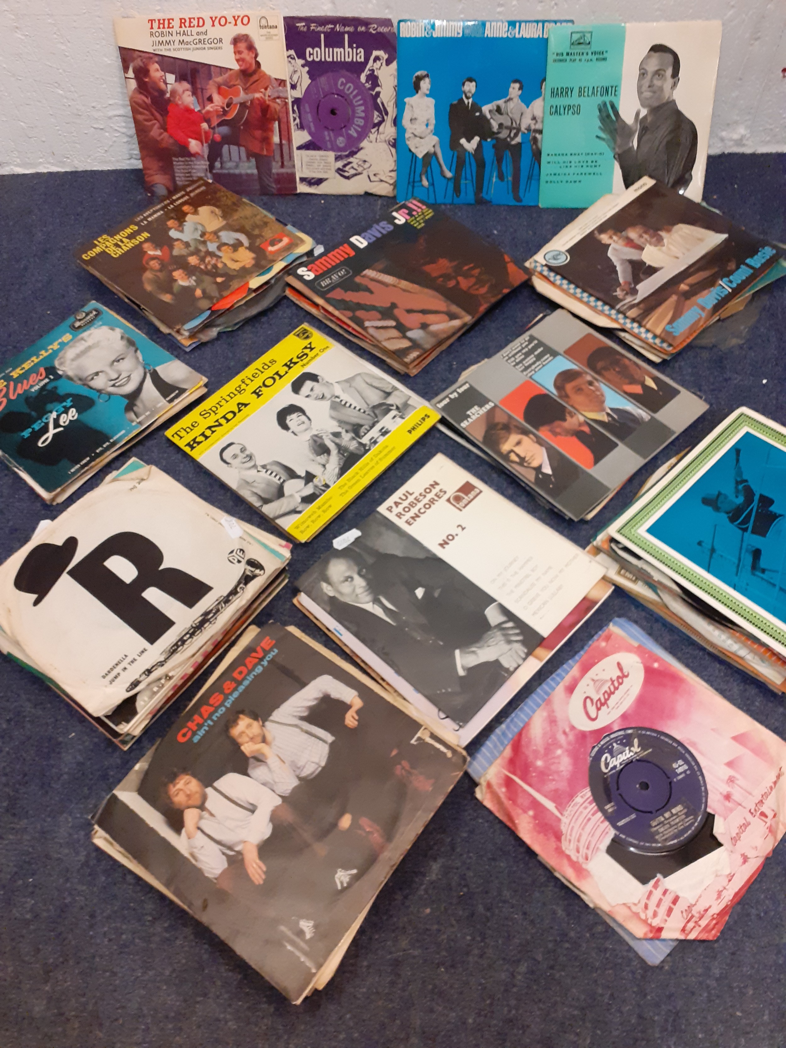 A quantity of 20th Century 45rpm single records, mainly 1960's to ...