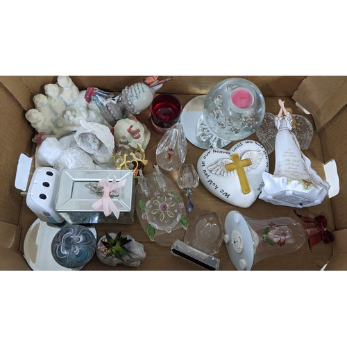 172 - A mixed lot to include Swarovski style ornaments, Heirloom porcelain music box, Neostar fan, Hornsea... 