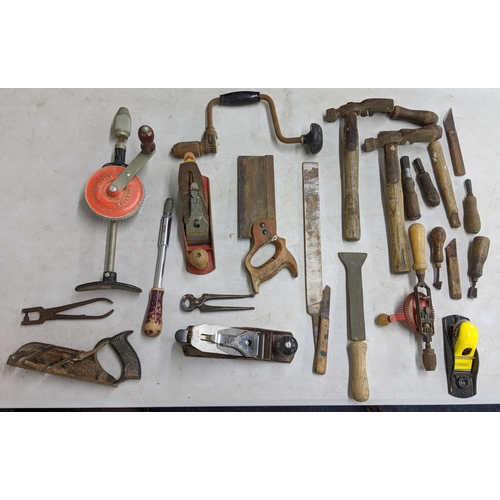 293 - Miscellaneous tools to include planes, a saw, hammers and other items Location:A1M