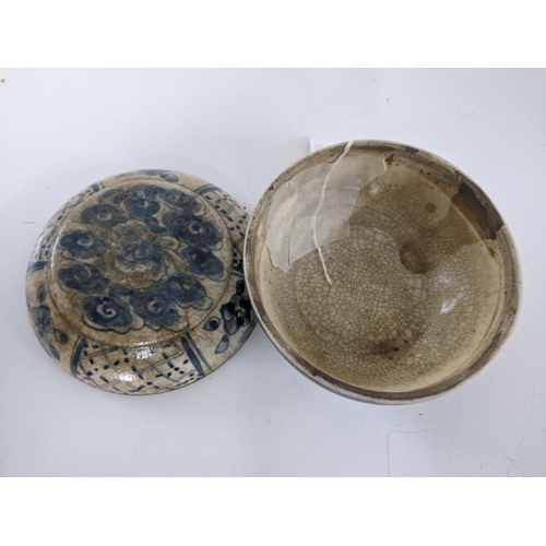 29 - An 18th century Chinese blue and white Vietnamese shipwreck paste bowl and cover
Location:9.1