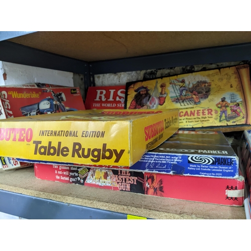 115 - A selection of vintage board and other games to include boxed international edition Subbuteo table r... 