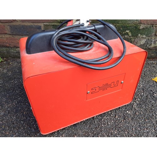 384 - A red Sealey Service 60, 12volt jump box with leads. Location:G