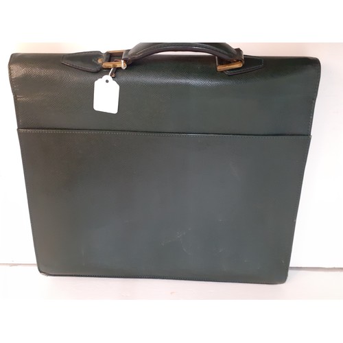 34 - Louis Vuitton- A Robusto briefcase in dark green taiga leather, Serial Number MI 0994, 16