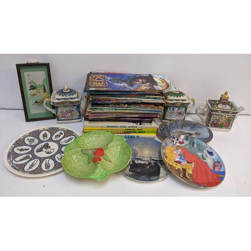 387 - A mixed lot to include collectors teapots, comics including Star Wars and others
Location:G