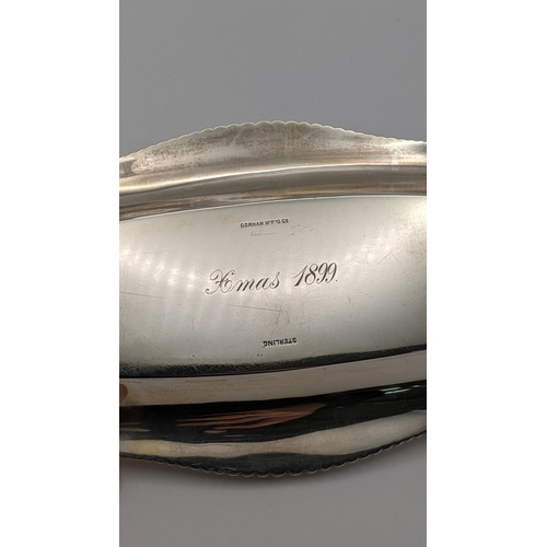 87 - A sterling silver oval shaped dish, total weight 128.4g Location: 7.3