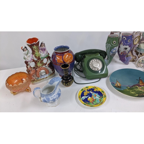 470 - A mixed lot to include a green Bakelite telephone, Fenton Carnival glass bowl, A E Gray & Co lustre ... 