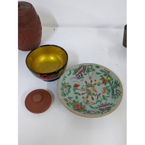 461 - A mixed lot to include a Chinese Yixing lidded pot, a 19th century Chinese plate and other items, Lo... 