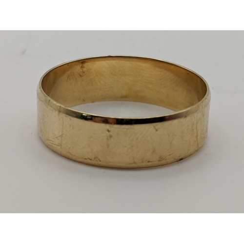 85 - A 9ct gold gent's wedding band, 3.6g Location: CAB5