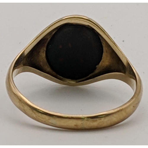 86 - A 9ct gold gent's signet ring , 3.7g Location: CAB5