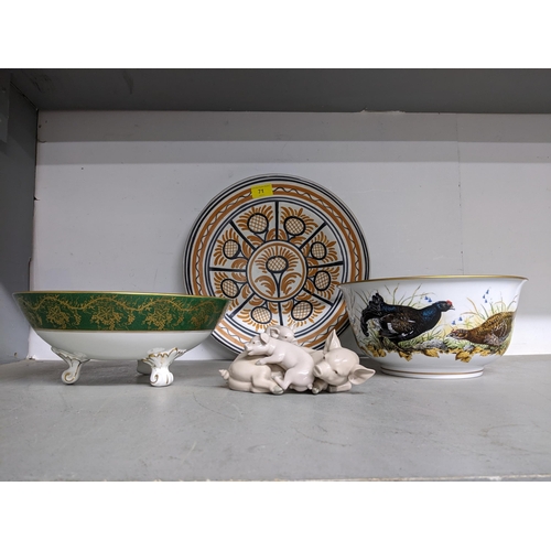 71 - Ceramics to include Franklin porcelain The Game Birds Bowl, Coalport bowl on three leaf scrolled end... 