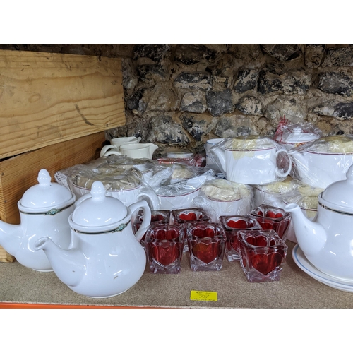 78 - A quantity of Dudson, Villeroy & Boch and Royal Doulton table wares to include coffee and teapots, c... 