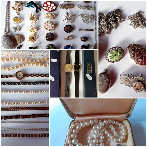 123 - A quantity of vintage costume jewellery and watches to include 2 Sarah Coventry gold tone brooches, ... 