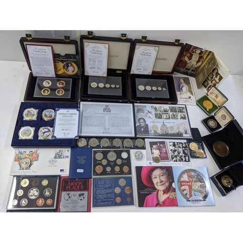 66 - A mixed group of commemorative coins and coin sets to include 2012 Diamond Jubilee Photographic coin... 