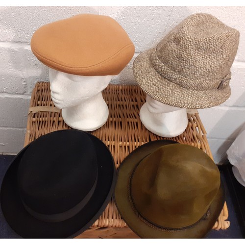 168 - A group of vintage gents hats to include a Parisian Flechet manufactured for Cazes black felt Hambur... 
