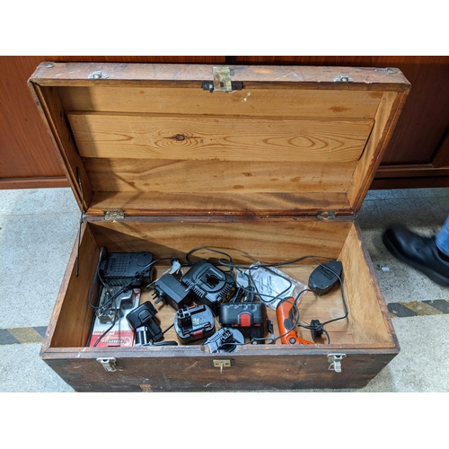 263 - A Black and Decker Workmate bench, and a wooden trunk containing a Black and Decker drill, and vario... 