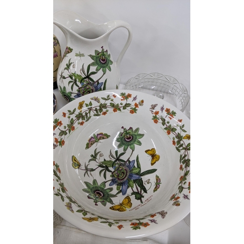 304 - A mixed lot to include the Botanical Garden bowl and a jug, a ceramic floral lamp, crystal cut glass... 