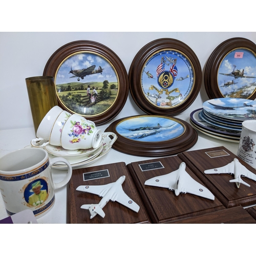 368 - A mixed lot to include Coalport limited edition aviation collectors plates, some mounted in frames, ... 