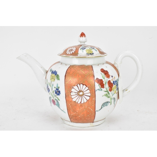 129 - Two 18th century Worcester porcelain teapots to include one in the Scarlet Japan pattern, circa 1765... 