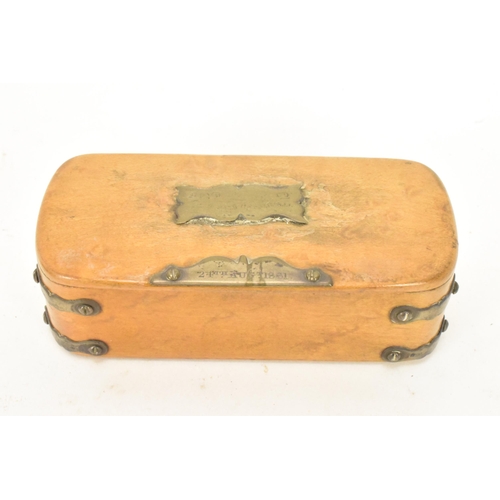 249 - Three snuff boxes to include an early 19th century French pressed horn circular snuff box, the lid d... 