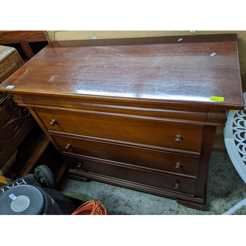 422 - A mahogany chest of four drawers, cushion drawer over three further drawers on bracket feet 91cm x 1... 