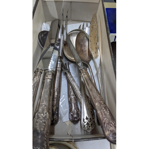 472 - A mixed lot to include silver plated cutlery and flatware, costume jewellery, mixed ceramics, a Tacx... 