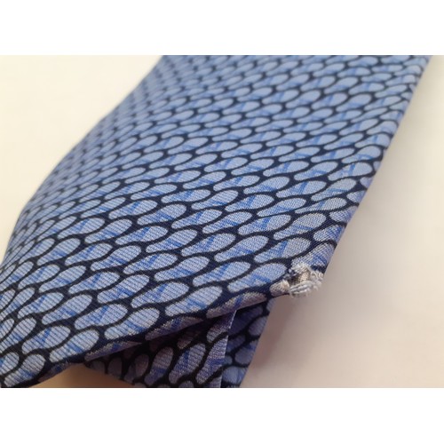 64 - A quantity of 31 gents neck ties to include the designers Hermes, Liberty, Mulberry, Hugo Boss, tomm... 