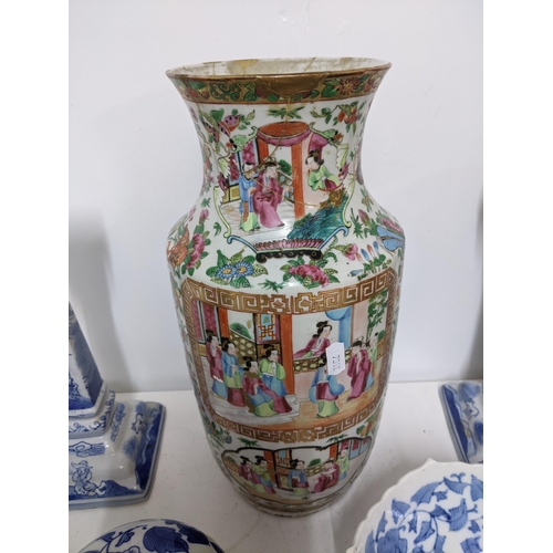 76 - A selection of modern and reproduction Chinese blue and white ceramics to include a footbath/planter... 