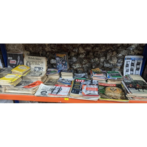 88 - A collection of magazines and periodicals to include those on music, trains, nature, photographic an... 