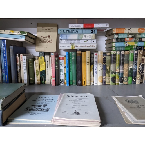 89 - A selection of books on nature, wildlife and the countryside to include The New Naturalist pub. Coll... 