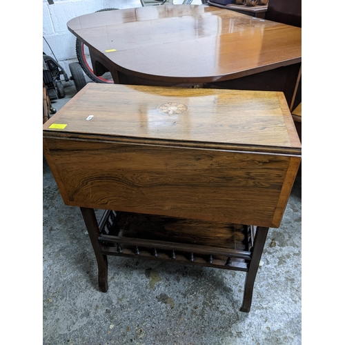 91 - A Victorian mahogany gateleg D-end table on square tapering legs 71cm x 95cm x 49cm (when unextended... 