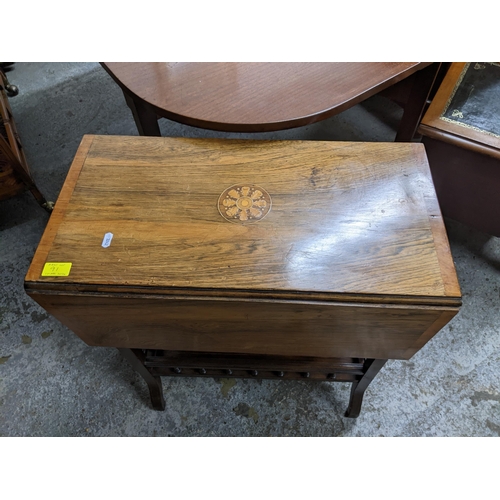 91 - A Victorian mahogany gateleg D-end table on square tapering legs 71cm x 95cm x 49cm (when unextended... 