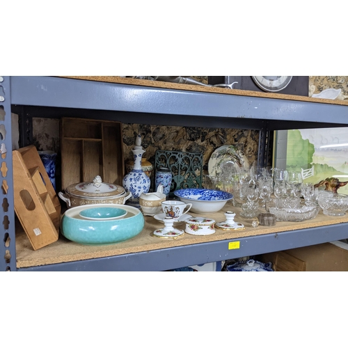 118 - A mixed lot of ceramics, glassware and other items to include Denby mugs and blue glazed vase, Royal... 