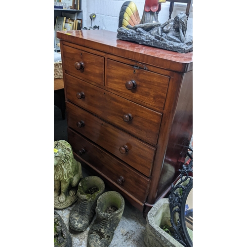 78 - A Victorian mahogany chest of two short and three long drawers, on ball shaped feet, 118x99x46.5cms
... 