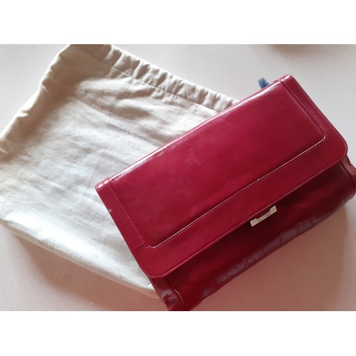 65 - A group of vintage bags and accessories to include a Charles Jourdan fuchsia pink leather clutch bag... 