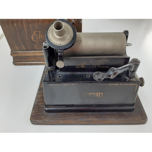 183 - A late 19th Century Edison Gem phonograph serial no:264044 in oak case. Location:1.2