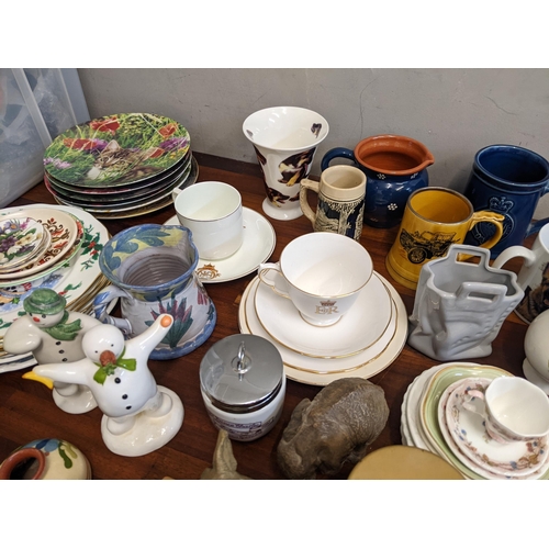 291 - Ceramics and glassware to include collectors plates, Beswick 993 Wren and Goebel figurines
Location:... 