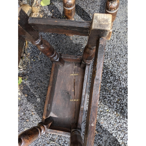 298 - A pair of early 20th century oak joint stools on turned block legs Location: G